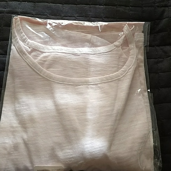 Top - Picture 2 of 3